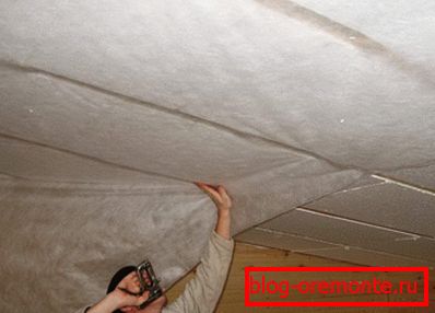 Instalace membrány na bariéru proti parám