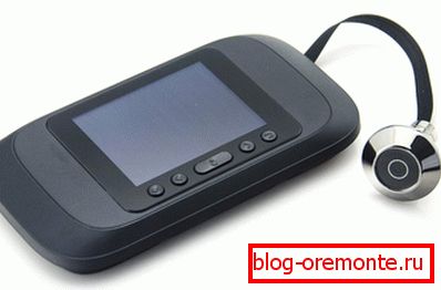 DVR v knoflíku