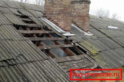 Důsledky mechanického poškození střechy břidlice