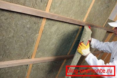 Proces zahřívání svahu z vnitřní strany pomocí kamenné vlny