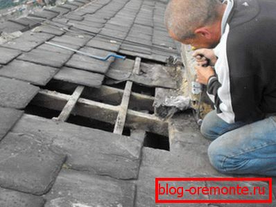 Výměna listů на кровле из плоского шифера