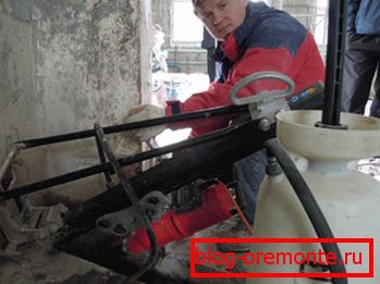 Diamantové vrtání otvorů v betonu pod úhlem Diamantové vrtání otvorů v betonu pod úhlem