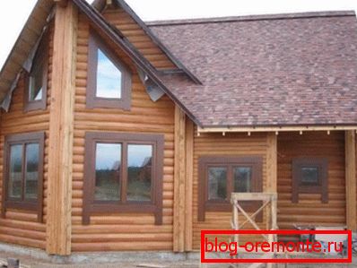 Architektura dřevěných domů je velmi rozmanitá. Architektura dřevěných domů je velmi rozmanitá.