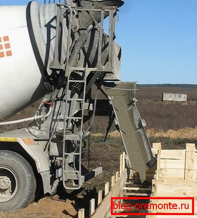 Míchačka na beton - betonovací stroj Míchačka na beton - betonovací stroj