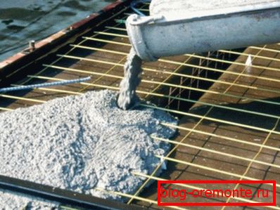 Beton je jedním z nejběžnějších stavebních materiálů. Beton je jedním z nejběžnějších stavebních materiálů.