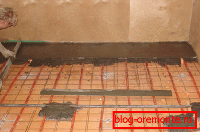 Betonový potěr na dřevěné podlaze - možnost, která vyžaduje pečlivé obnovení základny Betonový potěr na dřevěné podlaze - možnost, která vyžaduje pečlivé obnovení základny