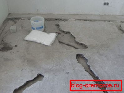 Betonová podlaha je připravena k opravě Betonová podlaha je připravena k opravě