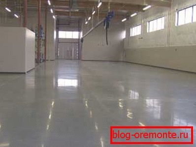 Betonová podlaha po žehlení, injektáži a leštění Betonová podlaha po žehlení, injektáži a leštění