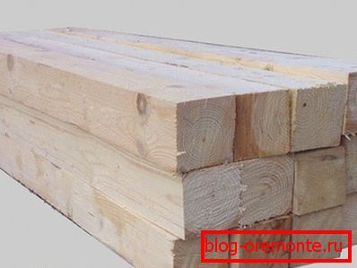 Tyče o rozměru 200 x 200 x 6000 mm. Tyče o rozměru 200 x 200 x 6000 mm.