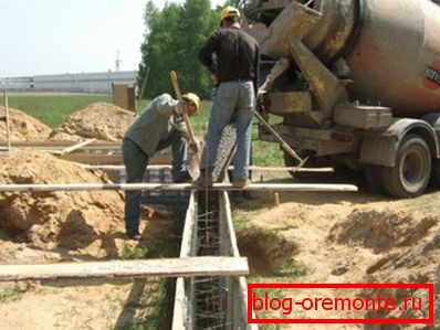 Čím silněji naplníme maltu, tím silnější bude beton. Čím silněji naplníme maltu, tím silnější bude beton.