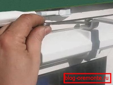 Demontáž zavíračů dveří Demontáž zavíračů dveří