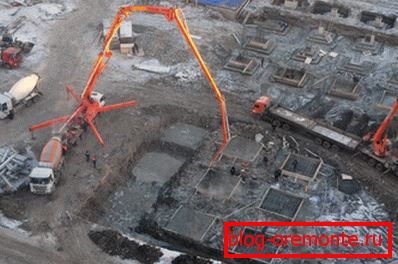 U betonového čerpadla je důležitá mobilita směsi. U betonového čerpadla je důležitá mobilita směsi.
