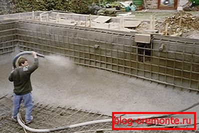 K vyplnění misky na bazénu potřebujete vodotěsnou kompozici K vyplnění misky na bazénu potřebujete vodotěsnou kompozici