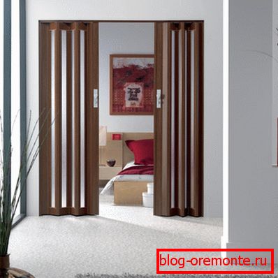 Dveřní harmonika v domácím interiéru Dveřní harmonika v domácím interiéru