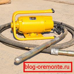 Motor, hřídel a pažba. Motor, hřídel a pažba.