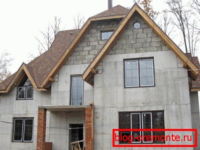 Dvojpodlažní monolitický pěnobetonový dům Dvojpodlažní monolitický pěnobetonový dům