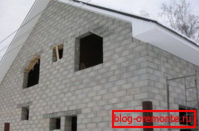 Estetická fasáda domu z pěnobetonových bloků Estetická fasáda domu z pěnobetonových bloků