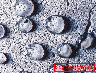 Fotografie betonu po přidání směsi pro hydroizolaci Fotografie betonu po přidání směsi pro hydroizolaci