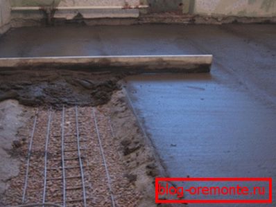 Fotografie betonového potěru v bytě. Fotografie betonového potěru v bytě.