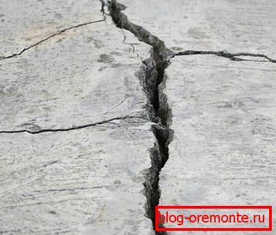 Deep crack photo Deep crack photo