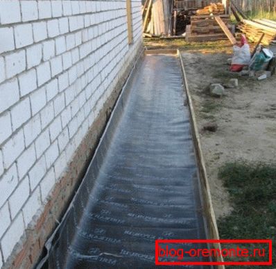 Hydroizolační vrstva v zaslepené oblasti