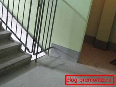 Hladký povrch betonu se na štítku neobjeví. Hladký povrch betonu se na štítku neobjeví.