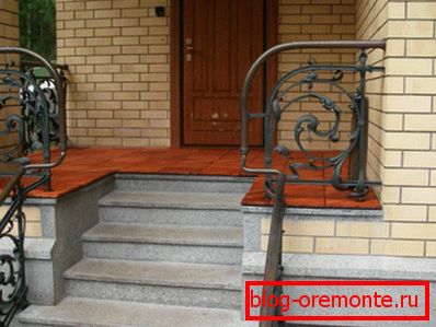 Ready veranda soukromého domu z betonu Ready veranda soukromého domu z betonu