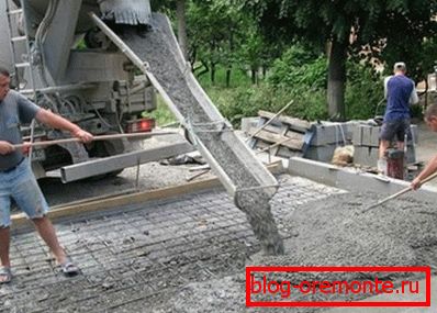 Hotovou směs lze dodat na stavbu Hotovou směs lze dodat na stavbu