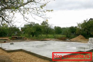 Ideální tuhá betonová základna Ideální tuhá betonová základna