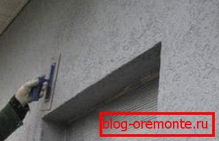Použití omítkových směsí nebo tmelu pro dokončení fasády budovy Použití omítkových směsí nebo tmelu pro dokončení fasády budovy