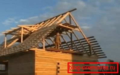 Rámeček se stojanem pro střechu štítu Rámeček se stojanem pro střechu štítu