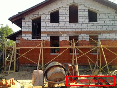 Cihla - nejtrvanlivější a nejspolehlivější způsob ochrany. Cihla - nejtrvanlivější a nejspolehlivější způsob ochrany.