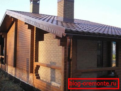 Cihlovina chrání dřevo před přehřátím v blízkosti otevřeného plamene. Cihlovina chrání dřevo před přehřátím v blízkosti otevřeného plamene.