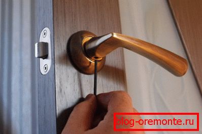 Zajistěte upevnění pro dveře harmoniky Zajistěte upevnění pro dveře harmoniky