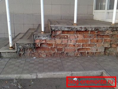 Výsledkem porušení technologie kulatá veranda