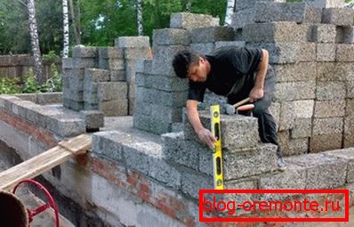 Instalace opilobetonových bloků Instalace opilobetonových bloků
