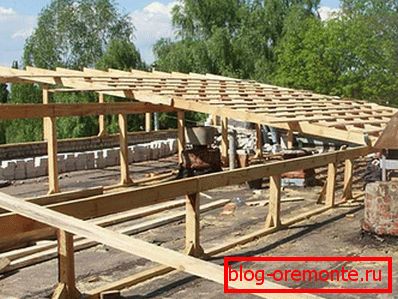 Montáž střešní krytiny na plochou střechu