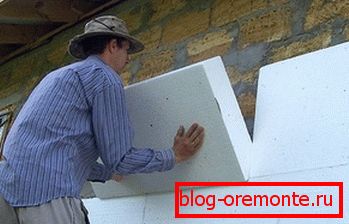Montáž pěnových desek na stěnu Montáž pěnových desek na stěnu