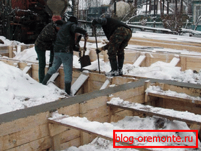 Mrazuvzdorné přísady do betonu umožňují práci v zimě