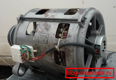 Na obrázku je zobrazen asynchronní motor, který lze použít jako elektrický pohon na mixéru. Na obrázku je zobrazen asynchronní motor, který lze použít jako elektrický pohon na mixéru.