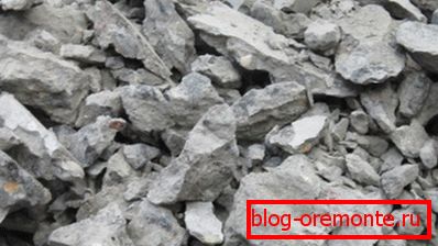 Ve foto - levné stavební materiál, získaný drcení betonových výrobků Ve foto - levné stavební materiál, získaný drcení betonových výrobků