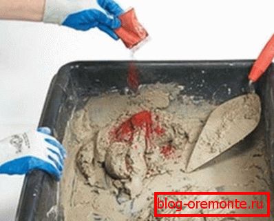 Při fotosmíchání suchého pigmentu v cementově-pískové maltě Při fotosmíchání suchého pigmentu v cementově-pískové maltě