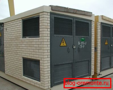 Ve fotce - rozvodna s cihlovými zdmi (dražší možnost) Ve fotce - rozvodna s cihlovými zdmi (dražší možnost)