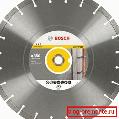 Na fotografii - segmentovaný odnímatelný diamantový disk Na fotografii - segmentovaný odnímatelný diamantový disk