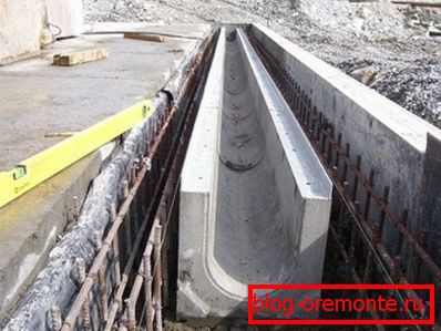 Při fotoinstalování podnosu ze železobetonu Při fotoinstalování podnosu ze železobetonu