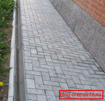 Na foto dlažbě zdobené dlaždicemi. Na foto dlažbě zdobené dlaždicemi.