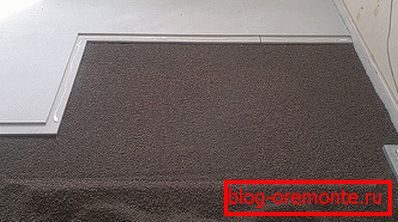 Na obrázku je znázorněna instalace hotové podlahy na suchém potěru. Na obrázku je znázorněna instalace hotové podlahy na suchém potěru.