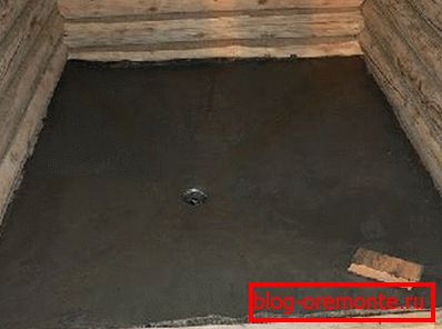 Fotografie je příkladem podlahy se svahem k odtoku Fotografie je příkladem podlahy se svahem k odtoku