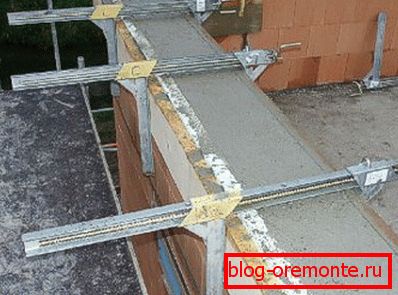 Na fotografii je vyjímatelný (skládací) design s řešením ve fázi vytvrzování Na fotografii je vyjímatelný (skládací) design s řešením ve fázi vytvrzování