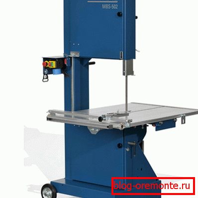 Na těchto zařízeních se používá pásová pila a velmi často je vyrobena výhradně z karbidových materiálů. Na těchto zařízeních se používá pásová pila a velmi často je vyrobena výhradně z karbidových materiálů.